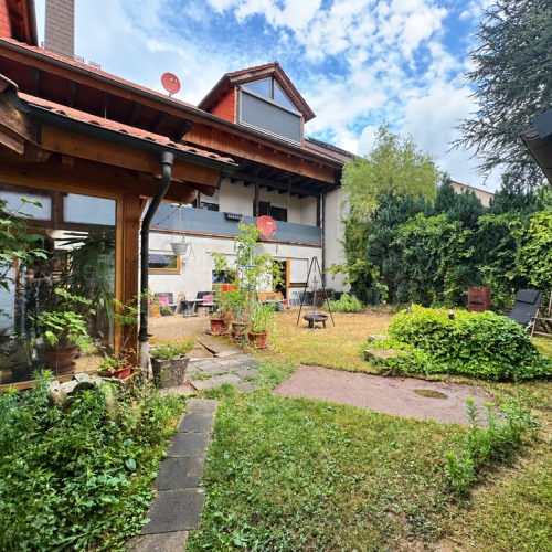 Großzügige 4-Zimmer-Wohnung – ca. 6 % Renditepotenzial Selbst nutzen oder vermieten optimhome Immobilien Deutschland • Kaufen & Verkaufen Großzügige 4-Zimmer-Wohnung – ca. 6 % Renditepotenzial Selbst nutzen oder vermieten optimhome Immobilien Deutschland • Kaufen & Verkaufen