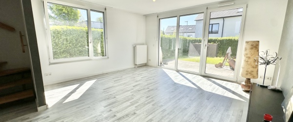 Viel Platz! Reihenendhaus (Baujahr 2018) mit Einbauküche und zwei PKW-Stellplätzen! in Nidderau | optimhome Immobilien Deutschland • Kaufen & Verkaufen Bild Viel Platz! Reihenendhaus (Baujahr 2018) mit Einbauküche und zwei PKW-Stellplätzen! in