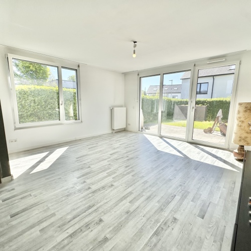 Familienglück an der Nidder! 5 Zimmer Reiheneckhaus mit 2-PKW-Stellplätzen! optimhome Immobilien Deutschland • Kaufen & Verkaufen Familienglück an der Nidder! 5 Zimmer Reiheneckhaus mit 2-PKW-Stellplätzen! optimhome Immobilien Deutschland • Kaufen & Verkaufen