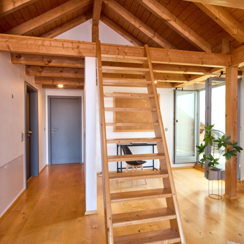Wohnen mit Charme! Großzügige Dachgeschosswohnung mit Wintergarten und Balkon optimhome Immobilien Deutschland • Kaufen & Verkaufen