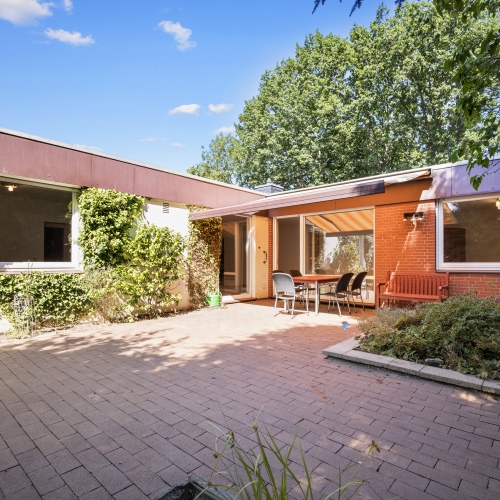 Ebenerdiger Wohnkomfort in ruhiger Lage – Stilvoller Bungalow mit Garten optimhome Immobilien Deutschland • Kaufen & Verkaufen Ebenerdiger Wohnkomfort in ruhiger Lage – Stilvoller Bungalow mit Garten optimhome Immobilien Deutschland • Kaufen & Verkaufen