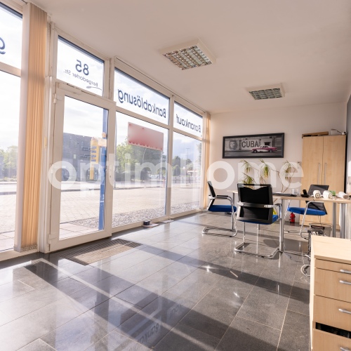 Die ideale Fläche für Kfz-Handel oder Vermietung optimhome Immobilien Deutschland • Kaufen & Verkaufen Die ideale Fläche für Kfz-Handel oder Vermietung optimhome Immobilien Deutschland • Kaufen & Verkaufen