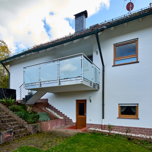 Ruhiges Wohnen in idyllischer Lage – großer Garten & Ausbaupotenzial optimhome Immobilien Deutschland • Kaufen & Verkaufen