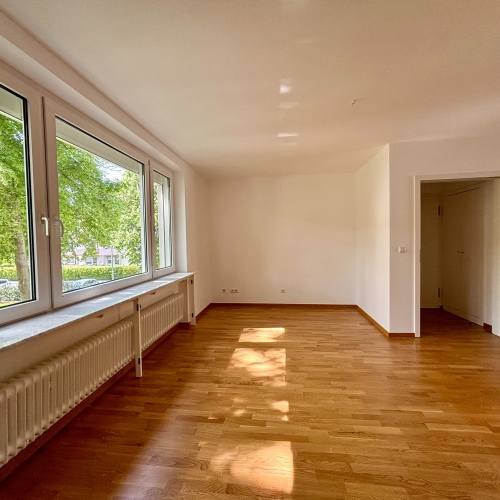 RESERVIERT Sofort verfügbar: moderne Etagenwohnung mit Balkon und Stellplatz optimhome Immobilien Deutschland • Kaufen & Verkaufen