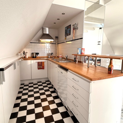 Tolle Dachgeschosswohnung mit Klimaanlage in der Innenstadt optimhome Immobilien Deutschland • Kaufen & Verkaufen