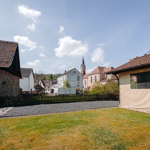 Familienparadies mit Garten! Großzügiges Haus mit Garten, Ausbaupotenzial & Flexibilität optimhome Immobilien Deutschland • Kaufen & Verkaufen Familienparadies mit Garten! Großzügiges Haus mit Garten, Ausbaupotenzial & Flexibilität optimhome Immobilien Deutschland • Kaufen & Verkaufen