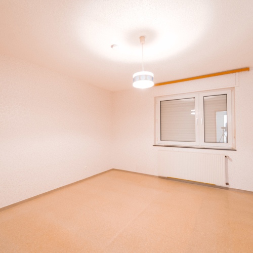 Familienparadies mit Garten! Großzügiges Haus mit Garten, Ausbaupotenzial & Flexibilität optimhome Immobilien Deutschland • Kaufen & Verkaufen Familienparadies mit Garten! Großzügiges Haus mit Garten, Ausbaupotenzial & Flexibilität optimhome Immobilien Deutschland • Kaufen & Verkaufen