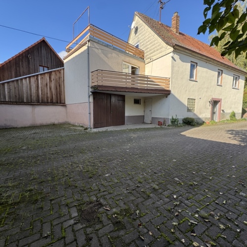 Geräumiges Wohnhaus in ruhiger Lage, mit Scheune, Garten und vielen Möglichkeiten zur Gestaltung optimhome Immobilien Deutschland • Kaufen & Verkaufen Geräumiges Wohnhaus in ruhiger Lage, mit Scheune, Garten und vielen Möglichkeiten zur Gestaltung optimhome Immobilien Deutschland • Kaufen & Verkaufen