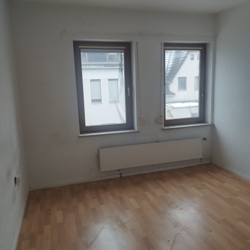 Großes Reihenhaus mit viel Potenzial im Herzen von Walle optimhome Immobilien Deutschland • Kaufen & Verkaufen Großes Reihenhaus mit viel Potenzial im Herzen von Walle optimhome Immobilien Deutschland • Kaufen & Verkaufen