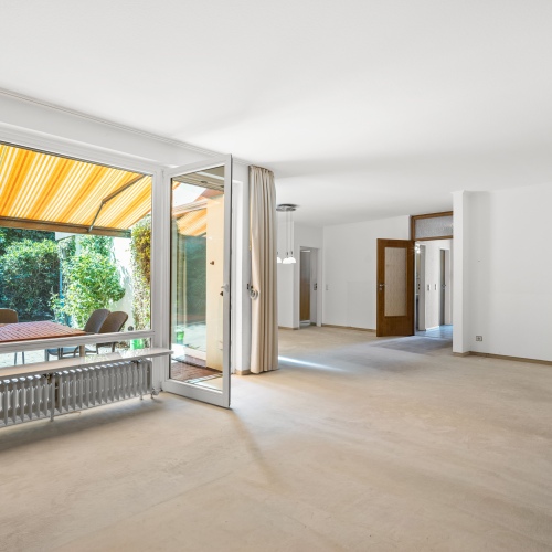 Ebenerdiger Wohnkomfort in ruhiger Lage – Stilvoller Bungalow mit Garten optimhome Immobilien Deutschland • Kaufen & Verkaufen Ebenerdiger Wohnkomfort in ruhiger Lage – Stilvoller Bungalow mit Garten optimhome Immobilien Deutschland • Kaufen & Verkaufen