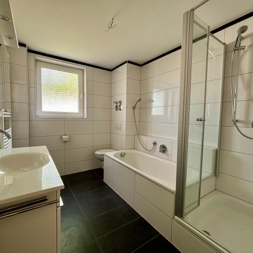 RESERVIERT Sofort verfügbar: moderne Etagenwohnung mit Balkon und Stellplatz optimhome Immobilien Deutschland • Kaufen & Verkaufen RESERVIERT Sofort verfügbar: moderne Etagenwohnung mit Balkon und Stellplatz optimhome Immobilien Deutschland • Kaufen & Verkaufen