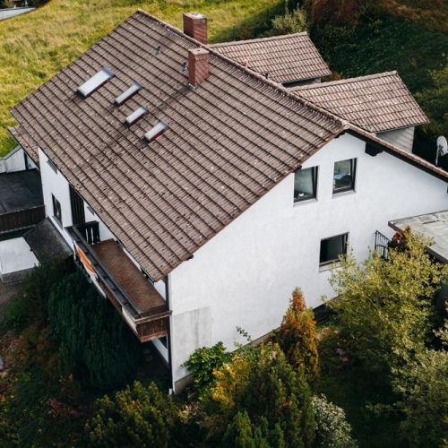 *** R E S E R V I E R T *** Charmantes Zweifamilienhaus - Ruhiges Wohnen in guter Wohnlage optimhome Immobilien Deutschland • Kaufen & Verkaufen