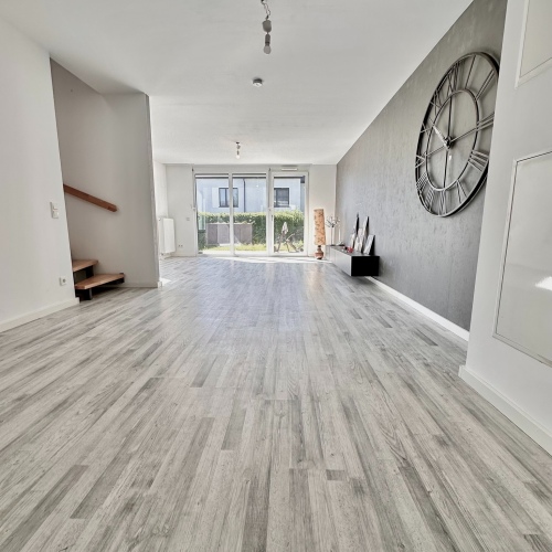 Familienglück an der Nidder! 5 Zimmer Reiheneckhaus mit 2-PKW-Stellplätzen! optimhome Immobilien Deutschland • Kaufen & Verkaufen Familienglück an der Nidder! 5 Zimmer Reiheneckhaus mit 2-PKW-Stellplätzen! optimhome Immobilien Deutschland • Kaufen & Verkaufen