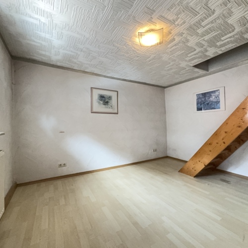Viel Potenzial zur Gestaltung - großzügiges Wohnhaus mit Nebengebäude optimhome Immobilien Deutschland • Kaufen & Verkaufen