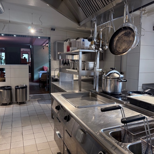 Top Gastronomiefläche mit Vollausstattung und großer Terrasse auf der Schweizer Straße! optimhome Immobilien Deutschland • Kaufen & Verkaufen Top Gastronomiefläche mit Vollausstattung und großer Terrasse auf der Schweizer Straße! optimhome Immobilien Deutschland • Kaufen & Verkaufen