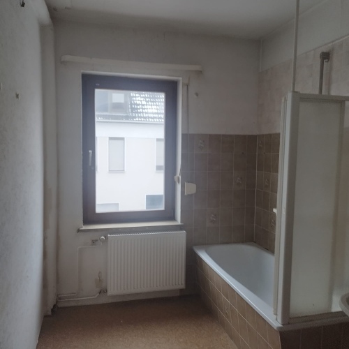 Großes Reihenhaus mit viel Potenzial im Herzen von Walle optimhome Immobilien Deutschland • Kaufen & Verkaufen Großes Reihenhaus mit viel Potenzial im Herzen von Walle optimhome Immobilien Deutschland • Kaufen & Verkaufen