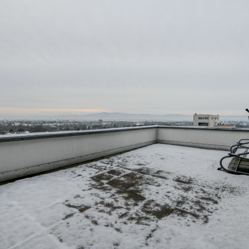 Frankfurt-Highlight: Große Dachterrasse, Weitblick & Stellplatz – sofort frei! optimhome Immobilien Deutschland • Kaufen & Verkaufen Frankfurt-Highlight: Große Dachterrasse, Weitblick & Stellplatz – sofort frei! optimhome Immobilien Deutschland • Kaufen & Verkaufen