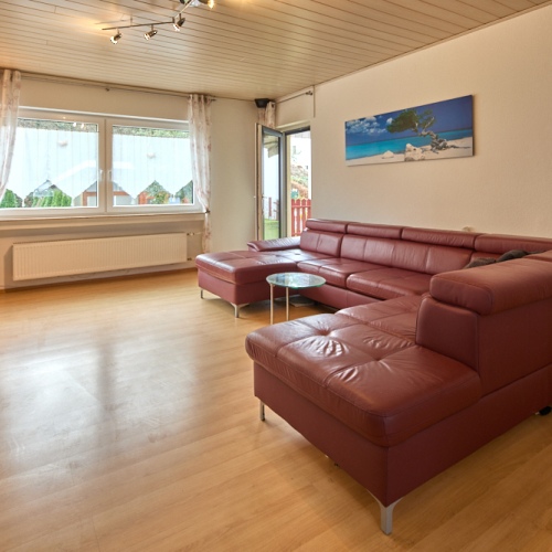 Wohnen und Vermieten unter einem Dach! Vielseitiges Haus mit viel Potenzial und großzügigem Garten optimhome Immobilien Deutschland • Kaufen & Verkaufen