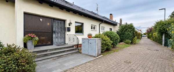 Zweifamilien-Reihenmittelhaus mit 245 m² Wohnfläche, neuem Dach, Wärmepumpe und 3 Garagen in Mainaschaff | optimhome Immobilien Deutschland • Kaufen & Verkaufen Bild Zweifamilien-Reihenmittelhaus mit 245 m² Wohnfläche, neuem Dach, Wärmepumpe und 3 Garagen in