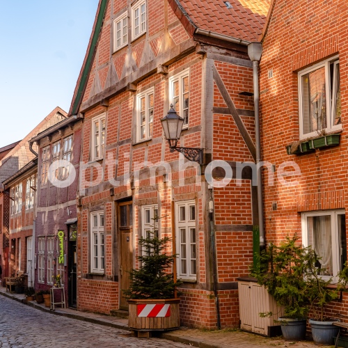 Historisches, denkmalgeschütztes Fachwerkhaus direkt an der Elbe optimhome Immobilien Deutschland • Kaufen & Verkaufen Historisches, denkmalgeschütztes Fachwerkhaus direkt an der Elbe optimhome Immobilien Deutschland • Kaufen & Verkaufen