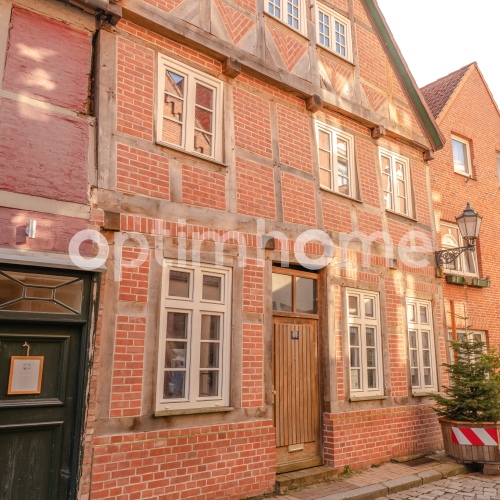 Historisches, denkmalgeschütztes Fachwerkhaus direkt an der Elbe optimhome Immobilien Deutschland • Kaufen & Verkaufen Historisches, denkmalgeschütztes Fachwerkhaus direkt an der Elbe optimhome Immobilien Deutschland • Kaufen & Verkaufen