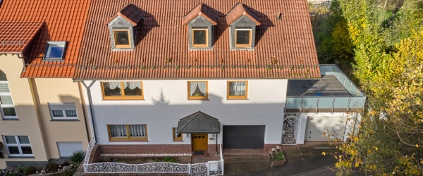 Ruhiges Wohnen in idyllischer Lage – großer Garten & Ausbaupotenzial in Haibach | optimhome Immobilien Deutschland • Kaufen & Verkaufen Bild Ruhiges Wohnen in idyllischer Lage – großer Garten & Ausbaupotenzial in Haibach