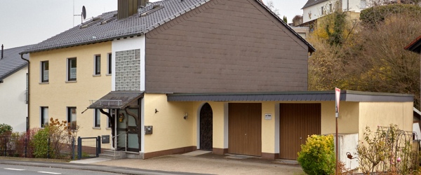 Wohnen und Vermieten unter einem Dach! Vielseitiges Haus mit viel Potenzial und großzügigem Garten in Haibach | optimhome Immobilien Deutschland • Kaufen & Verkaufen Bild Wohnen und Vermieten unter einem Dach! Vielseitiges Haus mit viel Potenzial und großzügigem Garten in Haibach