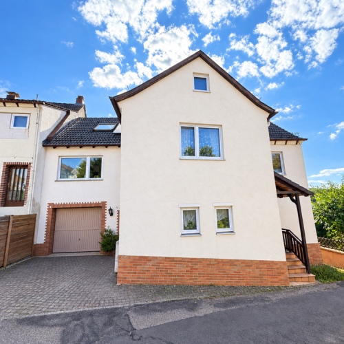 Selbst nutzen oder vermieten! Viel Platz für Familie & Zukunft – Garten, Terrassen und Weitblick optimhome Immobilien Deutschland • Kaufen & Verkaufen Selbst nutzen oder vermieten! Viel Platz für Familie & Zukunft – Garten, Terrassen und Weitblick optimhome Immobilien Deutschland • Kaufen & Verkaufen