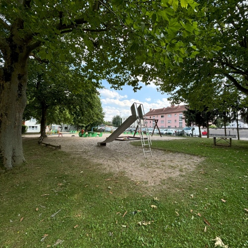 Sofort einziehen: Geräumige 4-Zimmer Wohnung mit Balkon und Stellplatz! optimhome Immobilien Deutschland • Kaufen & Verkaufen Sofort einziehen: Geräumige 4-Zimmer Wohnung mit Balkon und Stellplatz! optimhome Immobilien Deutschland • Kaufen & Verkaufen