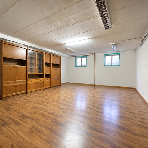 Zweifamilien-Reihenmittelhaus mit 245 m² Wohnfläche, neuem Dach, Wärmepumpe und 3 Garagen optimhome Immobilien Deutschland • Kaufen & Verkaufen Zweifamilien-Reihenmittelhaus mit 245 m² Wohnfläche, neuem Dach, Wärmepumpe und 3 Garagen optimhome Immobilien Deutschland • Kaufen & Verkaufen