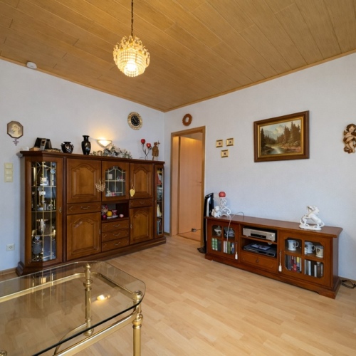 Freistehendes Wohnhaus in Mainnähe – zwei Wohneinheiten mit Charme optimhome Immobilien Deutschland • Kaufen & Verkaufen