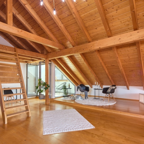 Wohnen mit Charme! Großzügige Dachgeschosswohnung mit Wintergarten und Balkon optimhome Immobilien Deutschland • Kaufen & Verkaufen