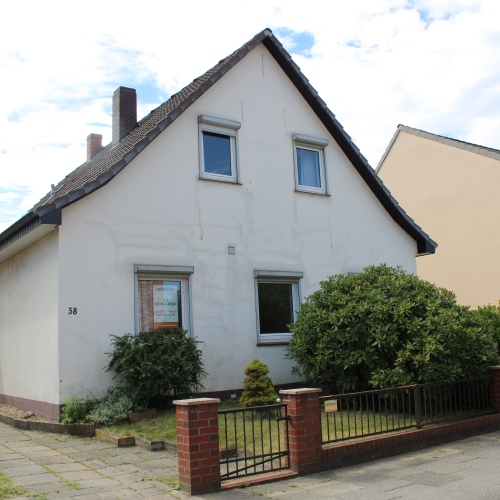 Einfamilienhaus für die große Familie mit XXL-Garten optimhome Immobilien Deutschland • Kaufen & Verkaufen Einfamilienhaus für die große Familie mit XXL-Garten optimhome Immobilien Deutschland • Kaufen & Verkaufen