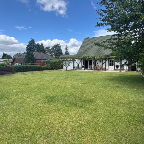 Stilvolles idyllisches Fachwerkhaus mit beheizter Doppelgarage und einem traumhaften Garten optimhome Immobilien Deutschland • Kaufen & Verkaufen Stilvolles idyllisches Fachwerkhaus mit beheizter Doppelgarage und einem traumhaften Garten optimhome Immobilien Deutschland • Kaufen & Verkaufen