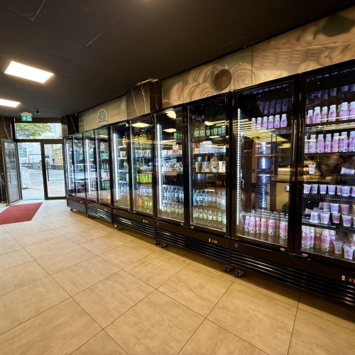 Repräsentative Gastrofläche für Grill, Bäcker und Konditorei – inklusive Vollausstattung und Terrasse optimhome Immobilien Deutschland • Kaufen & Verkaufen