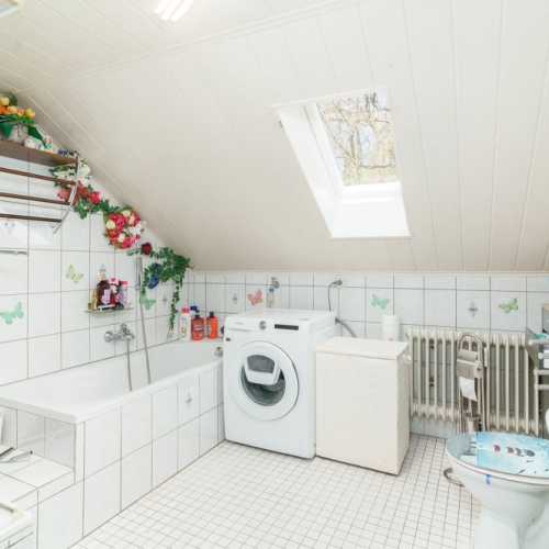 Ihr neues Zuhause mit Rendite! Dreiparteienhaus mit freier Wohnung & Mieteinnahmen optimhome Immobilien Deutschland • Kaufen & Verkaufen Ihr neues Zuhause mit Rendite! Dreiparteienhaus mit freier Wohnung & Mieteinnahmen optimhome Immobilien Deutschland • Kaufen & Verkaufen