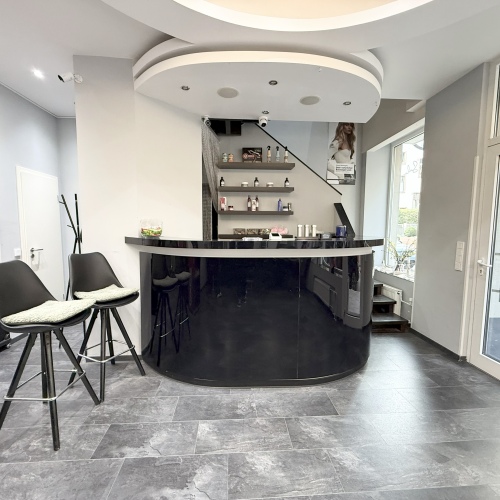 Moderne Friseursalon mit separate Kosmetikraum und zwei Geschosse in Westend! optimhome Immobilien Deutschland • Kaufen & Verkaufen