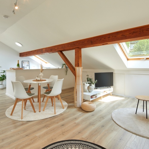 Charmante, helle 1-Zimmer-Dachgeschosswohnung mit Dachloggia und Klimaanlage optimhome Immobilien Deutschland • Kaufen & Verkaufen