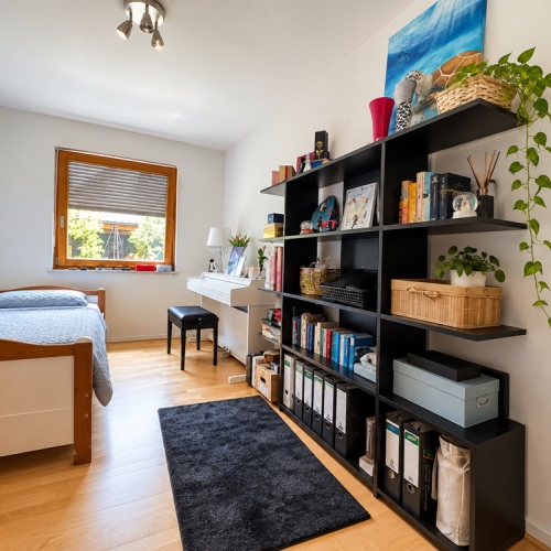 Großzügige 4-Zimmer-Wohnung – ca. 6 % Renditepotenzial Selbst nutzen oder vermieten optimhome Immobilien Deutschland • Kaufen & Verkaufen Großzügige 4-Zimmer-Wohnung – ca. 6 % Renditepotenzial Selbst nutzen oder vermieten optimhome Immobilien Deutschland • Kaufen & Verkaufen