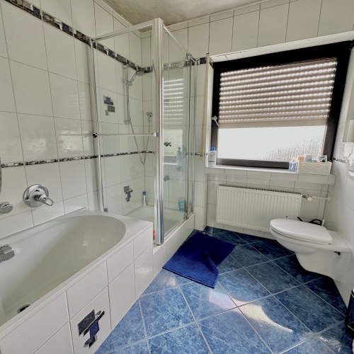 Viel Platz für die Familie – 6 Zimmer, 4 Ebenen, 2 Kamine, Garten und Stellplätze! optimhome Immobilien Deutschland • Kaufen & Verkaufen