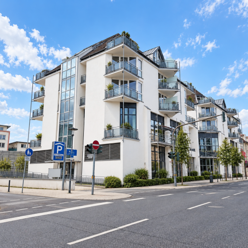Zentral in Oberursel: 3 Zimmer, 3 Balkone & TG-Stellplatz optimhome Immobilien Deutschland • Kaufen & Verkaufen Zentral in Oberursel: 3 Zimmer, 3 Balkone & TG-Stellplatz optimhome Immobilien Deutschland • Kaufen & Verkaufen