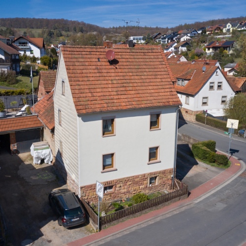 Viel Potenzial zur Gestaltung - großzügiges Wohnhaus mit Nebengebäude optimhome Immobilien Deutschland • Kaufen & Verkaufen
