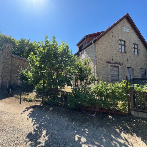 RESERVIERT _ 2 Einfamilienhäuser und Remise auf 723 qm Grundstück im historischem Dorfanger optimhome Immobilien Deutschland • Kaufen & Verkaufen
