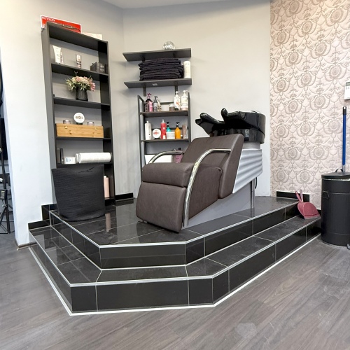 Moderne Friseursalon mit separate Kosmetikraum und zwei Geschosse in Westend! optimhome Immobilien Deutschland • Kaufen & Verkaufen