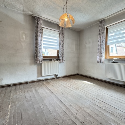Viel Potenzial zur Gestaltung - großzügiges Wohnhaus mit Nebengebäude optimhome Immobilien Deutschland • Kaufen & Verkaufen