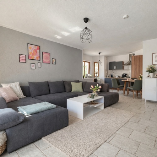 2-Zimmer-Wohnung mit 2 Balkonen und Vorgarten (SNR) – ideal zur Eigennutzung oder Vermietung optimhome Immobilien Deutschland • Kaufen & Verkaufen 2-Zimmer-Wohnung mit 2 Balkonen und Vorgarten (SNR) – ideal zur Eigennutzung oder Vermietung optimhome Immobilien Deutschland • Kaufen & Verkaufen