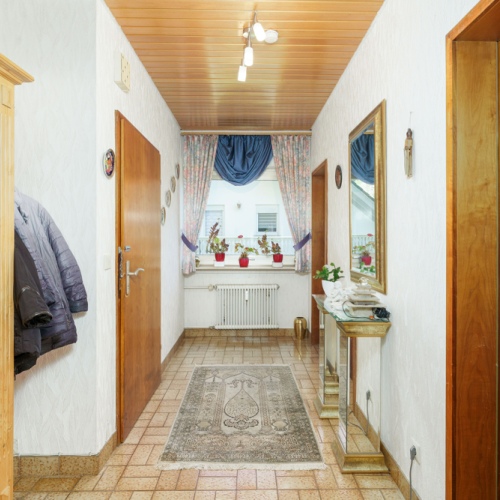 Ihr neues Zuhause mit Rendite! Dreiparteienhaus mit freier Wohnung & Mieteinnahmen optimhome Immobilien Deutschland • Kaufen & Verkaufen Ihr neues Zuhause mit Rendite! Dreiparteienhaus mit freier Wohnung & Mieteinnahmen optimhome Immobilien Deutschland • Kaufen & Verkaufen