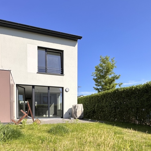 Familienglück an der Nidder! 5 Zimmer Reiheneckhaus mit 2-PKW-Stellplätzen! optimhome Immobilien Deutschland • Kaufen & Verkaufen Familienglück an der Nidder! 5 Zimmer Reiheneckhaus mit 2-PKW-Stellplätzen! optimhome Immobilien Deutschland • Kaufen & Verkaufen