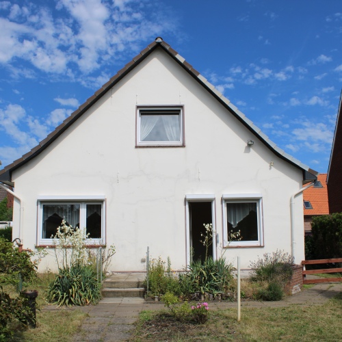 Einfamilienhaus für die große Familie mit XXL-Garten optimhome Immobilien Deutschland • Kaufen & Verkaufen Einfamilienhaus für die große Familie mit XXL-Garten optimhome Immobilien Deutschland • Kaufen & Verkaufen