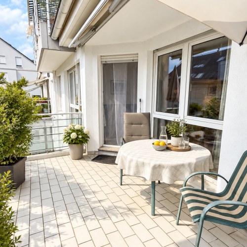 Sofort bezugsfrei! 3-Zimmer-Wohnung mit Kamin und Doppelgarage in Bergen Enkheim! optimhome Immobilien Deutschland • Kaufen & Verkaufen